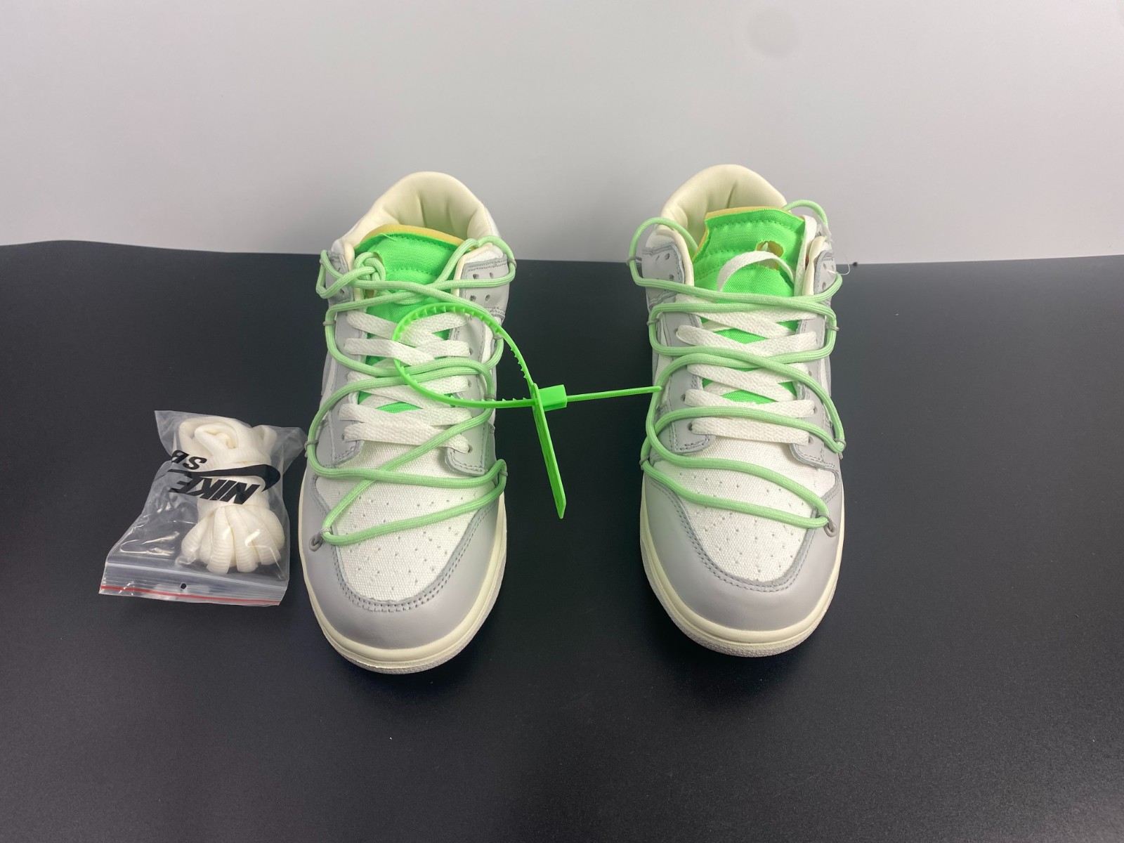 Off-White x Nike Dunk Low DM1602- 108